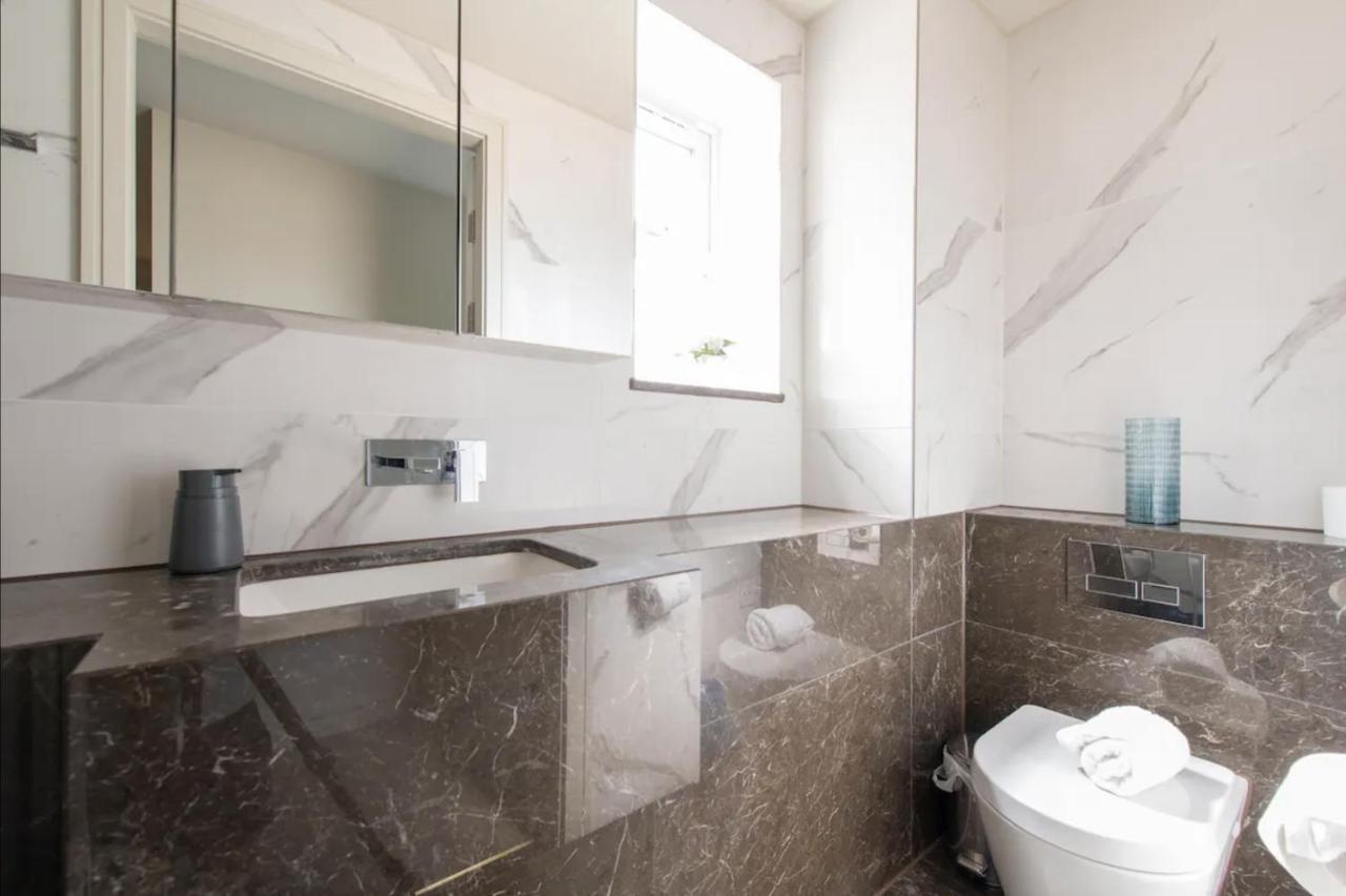 2Bd, 2Ba Urban Oasis Chcl F4 Apartment Chigwell Bagian luar foto