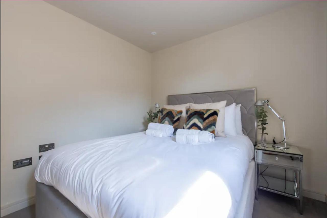 2Bd, 2Ba Urban Oasis Chcl F4 Apartment Chigwell Bagian luar foto