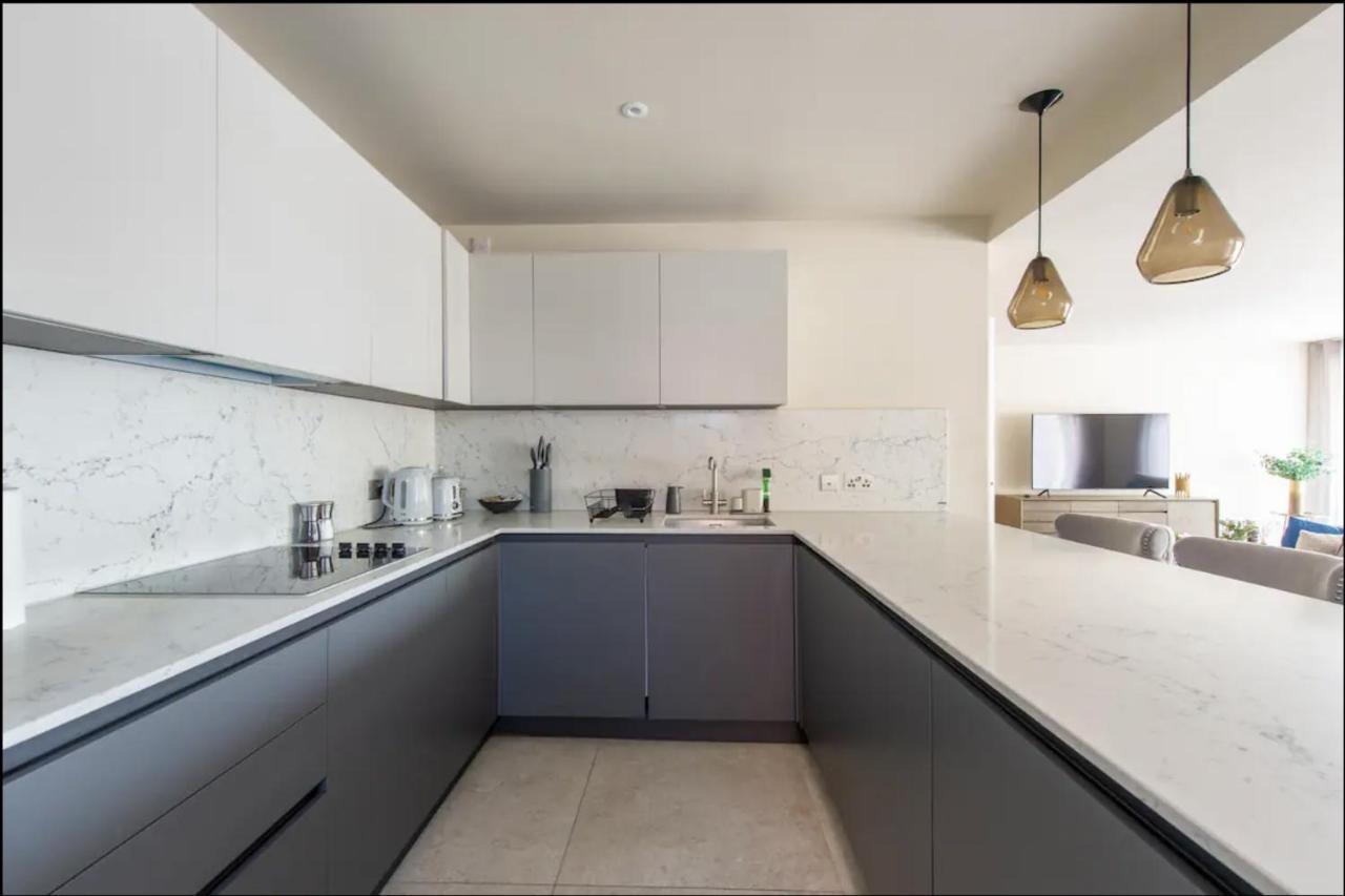 2Bd, 2Ba Urban Oasis Chcl F4 Apartment Chigwell Bagian luar foto