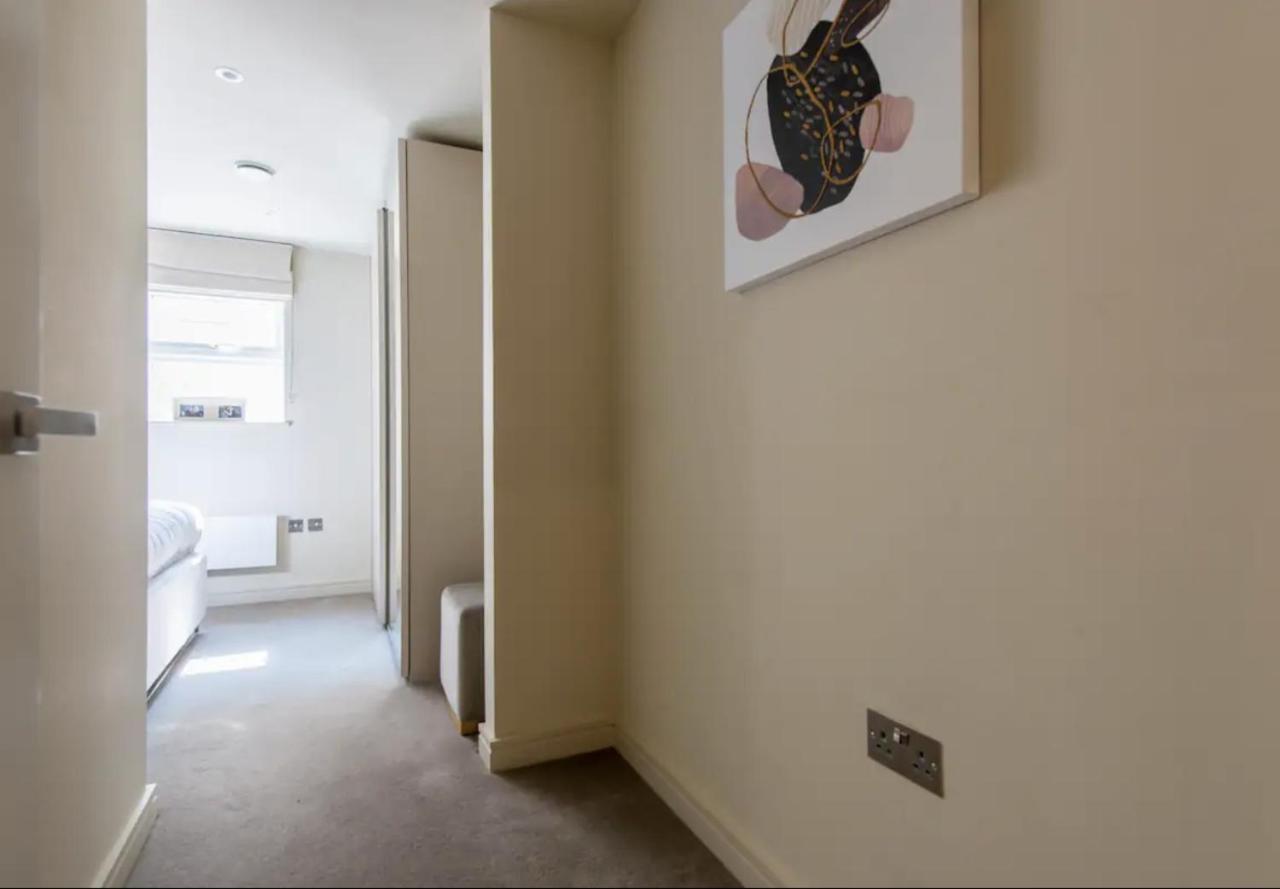 2Bd, 2Ba Urban Oasis Chcl F4 Apartment Chigwell Bagian luar foto