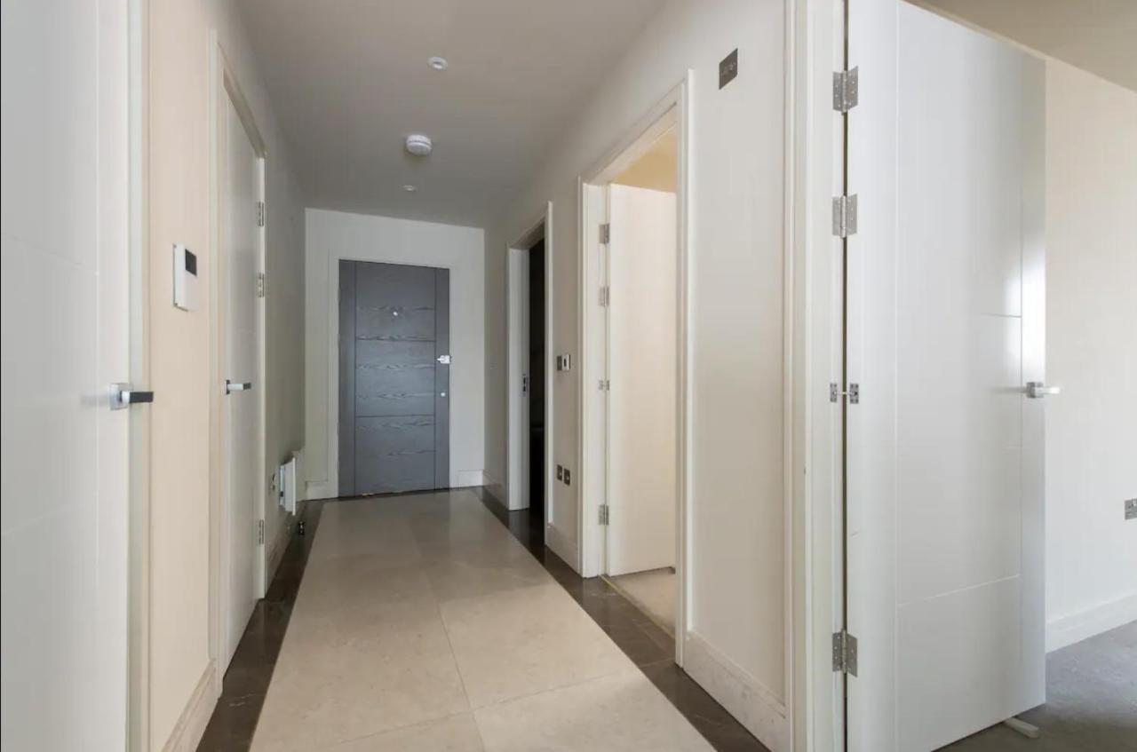 2Bd, 2Ba Urban Oasis Chcl F4 Apartment Chigwell Bagian luar foto