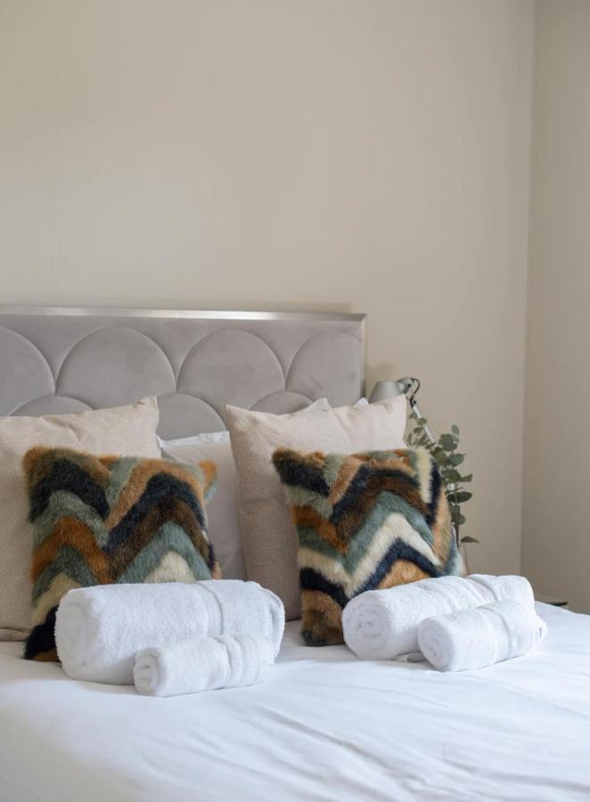 2Bd, 2Ba Urban Oasis Chcl F4 Apartment Chigwell Bagian luar foto