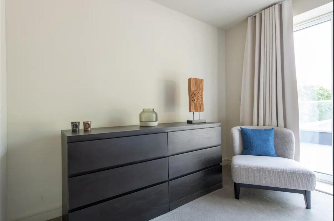 2Bd, 2Ba Urban Oasis Chcl F4 Apartment Chigwell Bagian luar foto