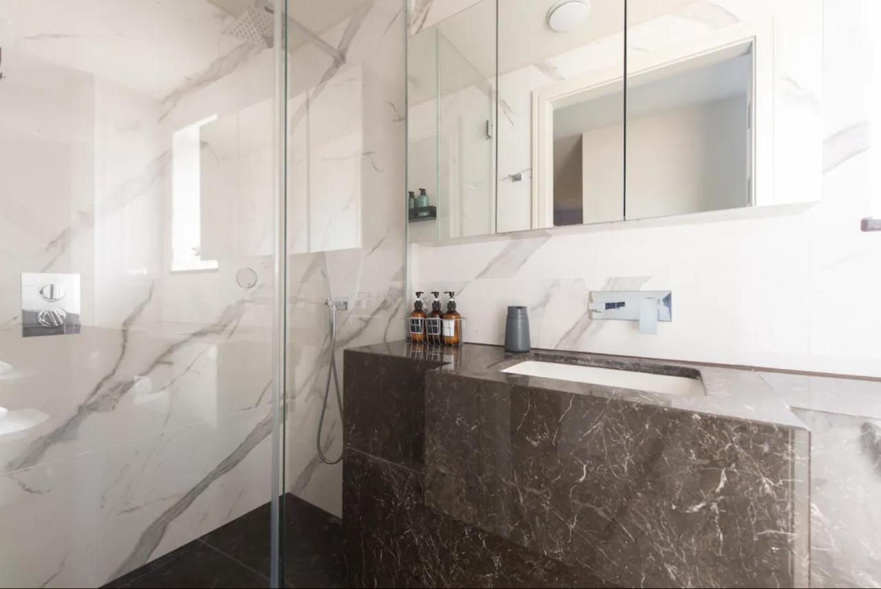 2Bd, 2Ba Urban Oasis Chcl F4 Apartment Chigwell Bagian luar foto